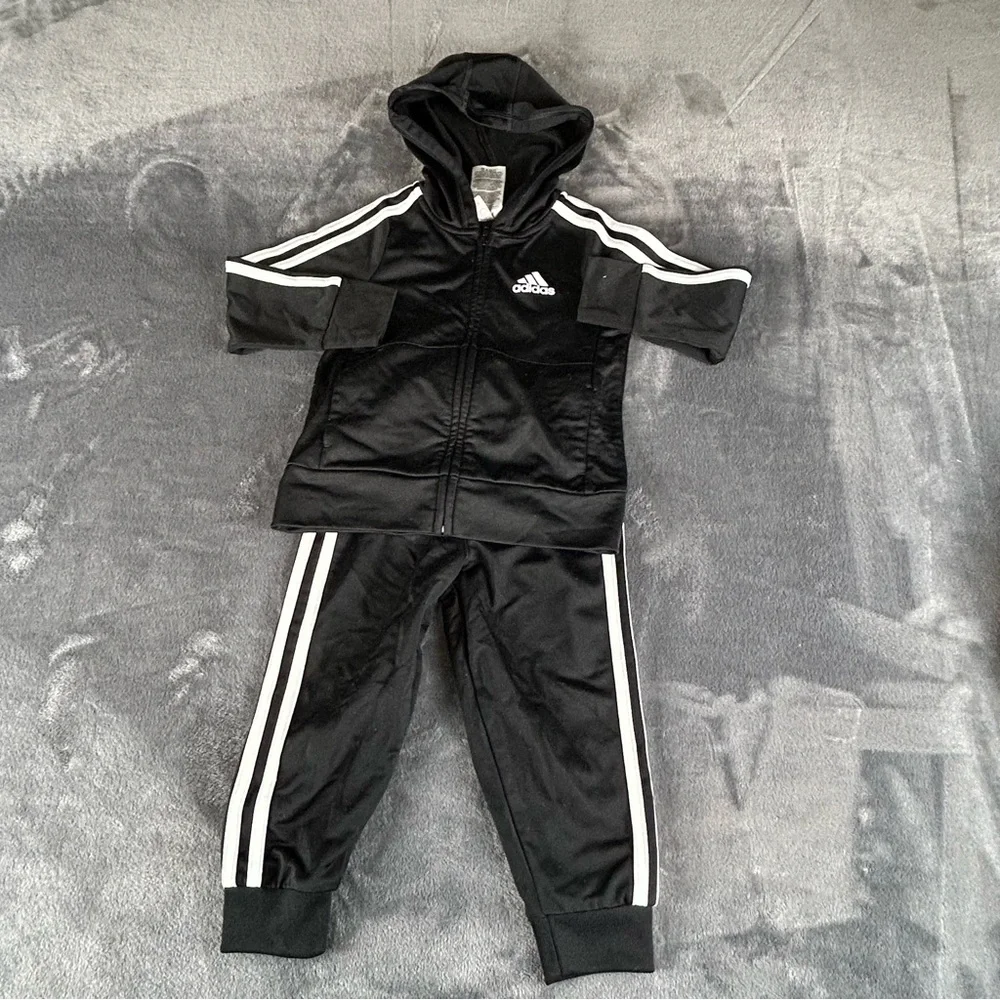 Adidas Boys 2-Piece Active Set Striped Tracksuit/Jogging Suit‎ Black/White Sz 2T